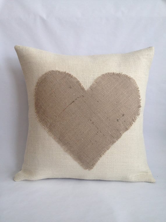 the fashion magpie heart pillow 3