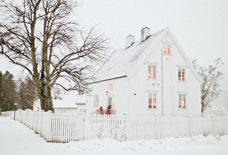 farm house in snow