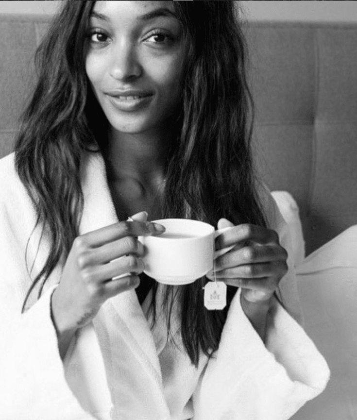 model with hot tea